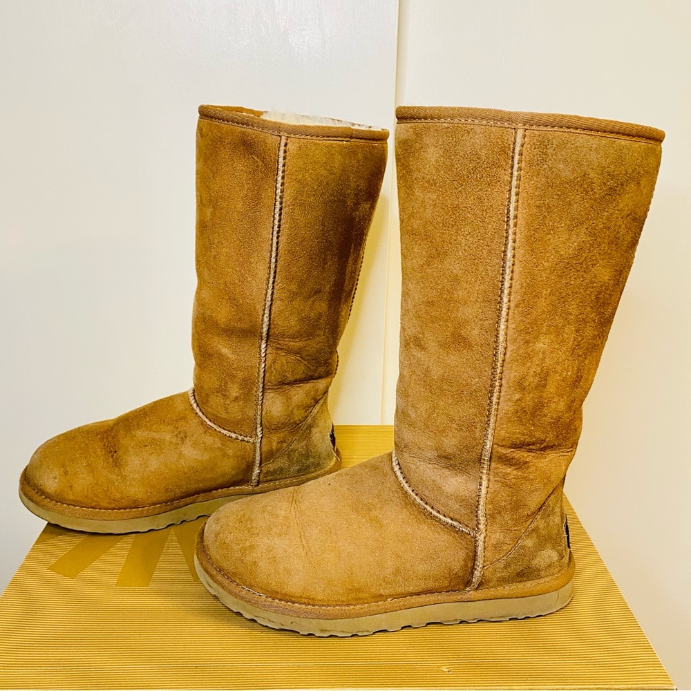 SALE ⬇️✨ UGG Classic Tall Women’s Boot.